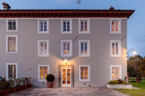 Villa Brunetta, Discover your Modern but Traditional Villa in Lucca